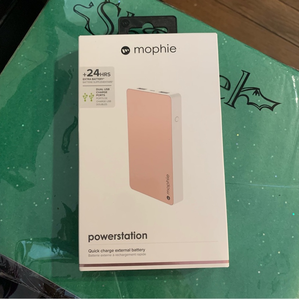 NWT Mophie Powerstation 6000mAh External Battery